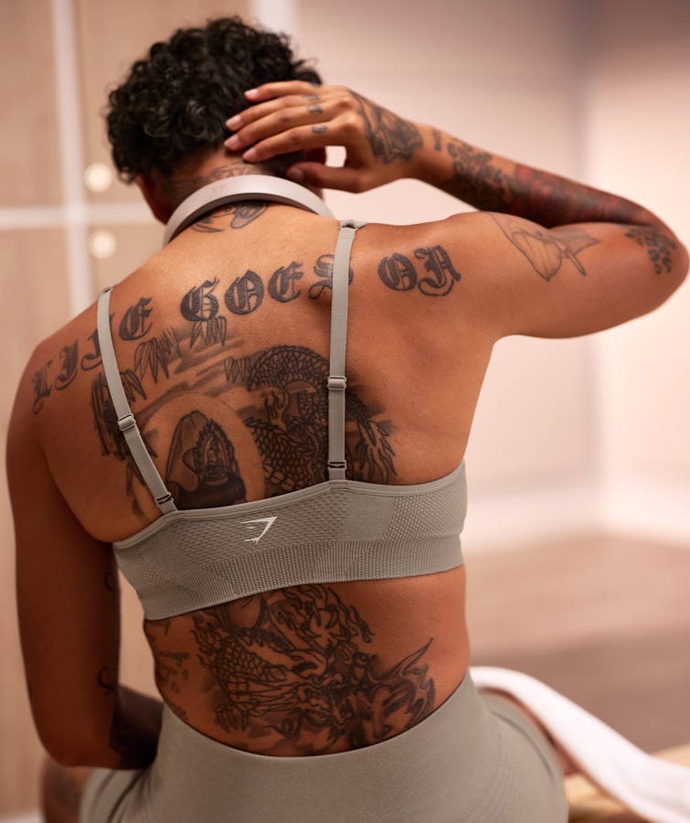 Sujetador Deportivo Vital Sin Costuras Con Escote En V 2.0 Vainilla Marrón Jaspeado Gymshark