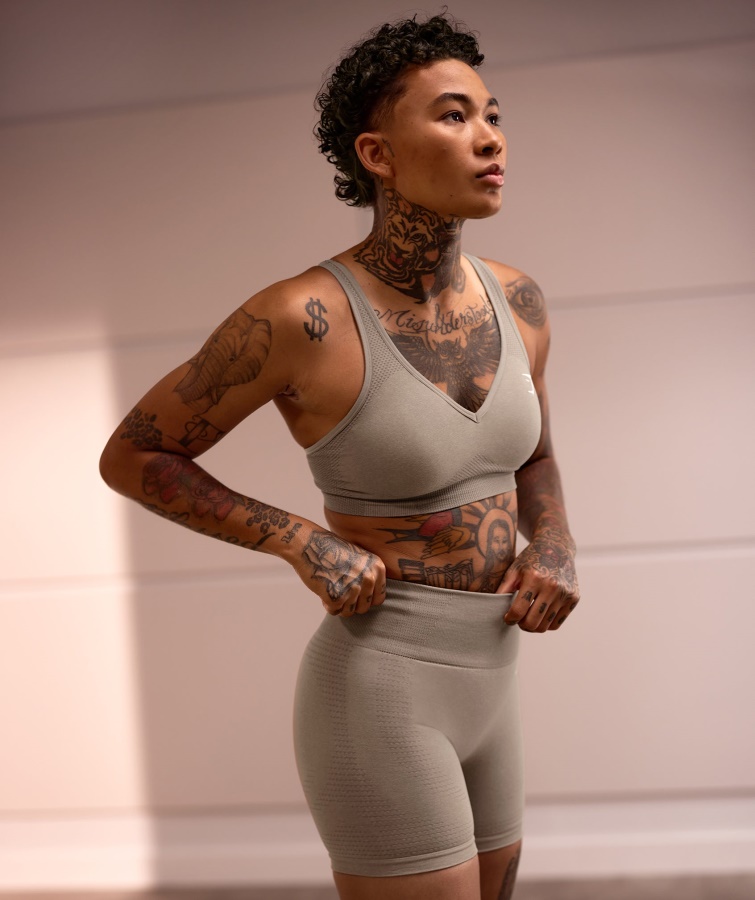 Sujetador Deportivo Vital Sin Costuras Con Escote En V 2.0 Vainilla Marrón Jaspeado Gymshark